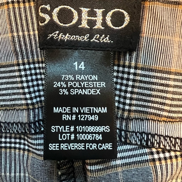 Soho Apparel Ltd Plaid Pattern Pants, Faux Pockets Front And Back, Size 14 - Picture 6 of 8